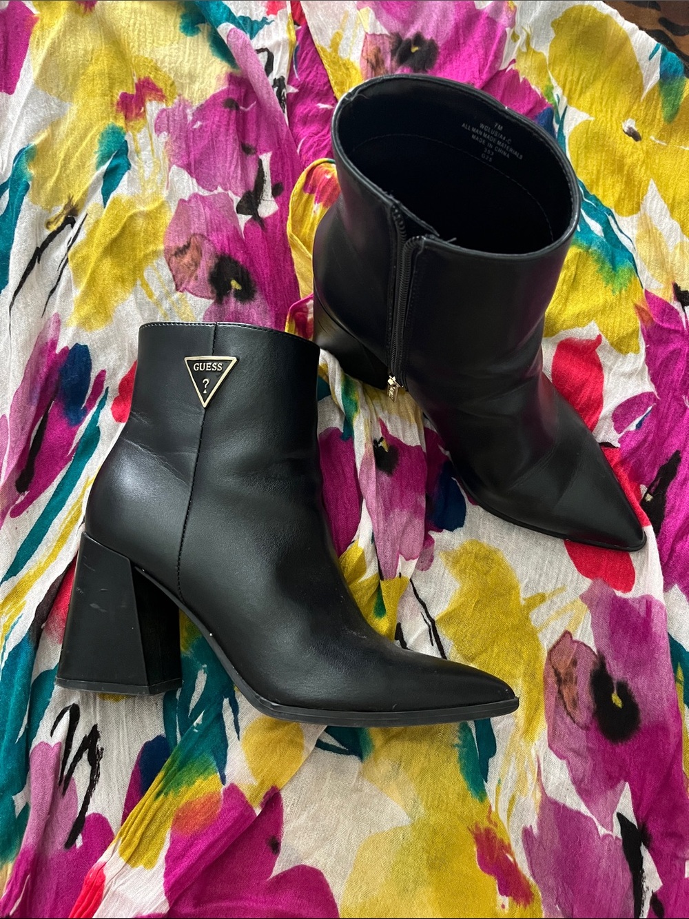 GUESS Black Pointed Toe Block Heel Ankle Booties
